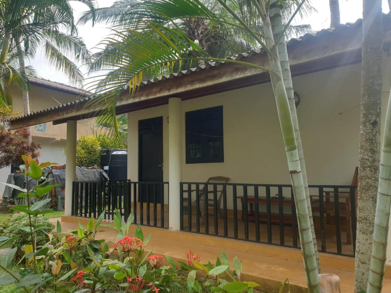 Beach Lagoon Guesthouse Tangalle Exterior foto