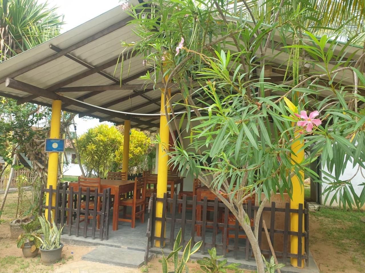 Beach Lagoon Guesthouse Tangalle Exterior foto