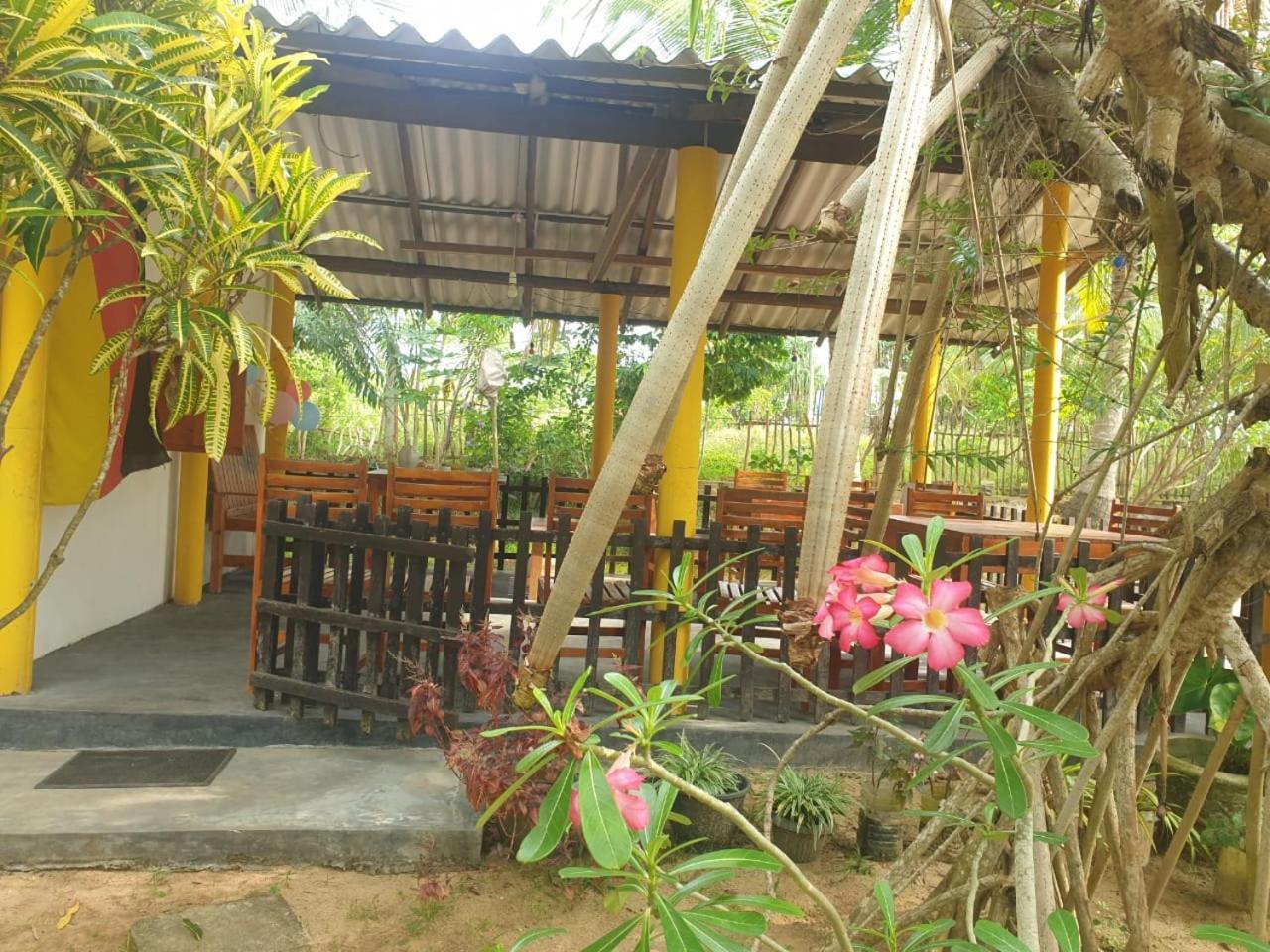 Beach Lagoon Guesthouse Tangalle Exterior foto