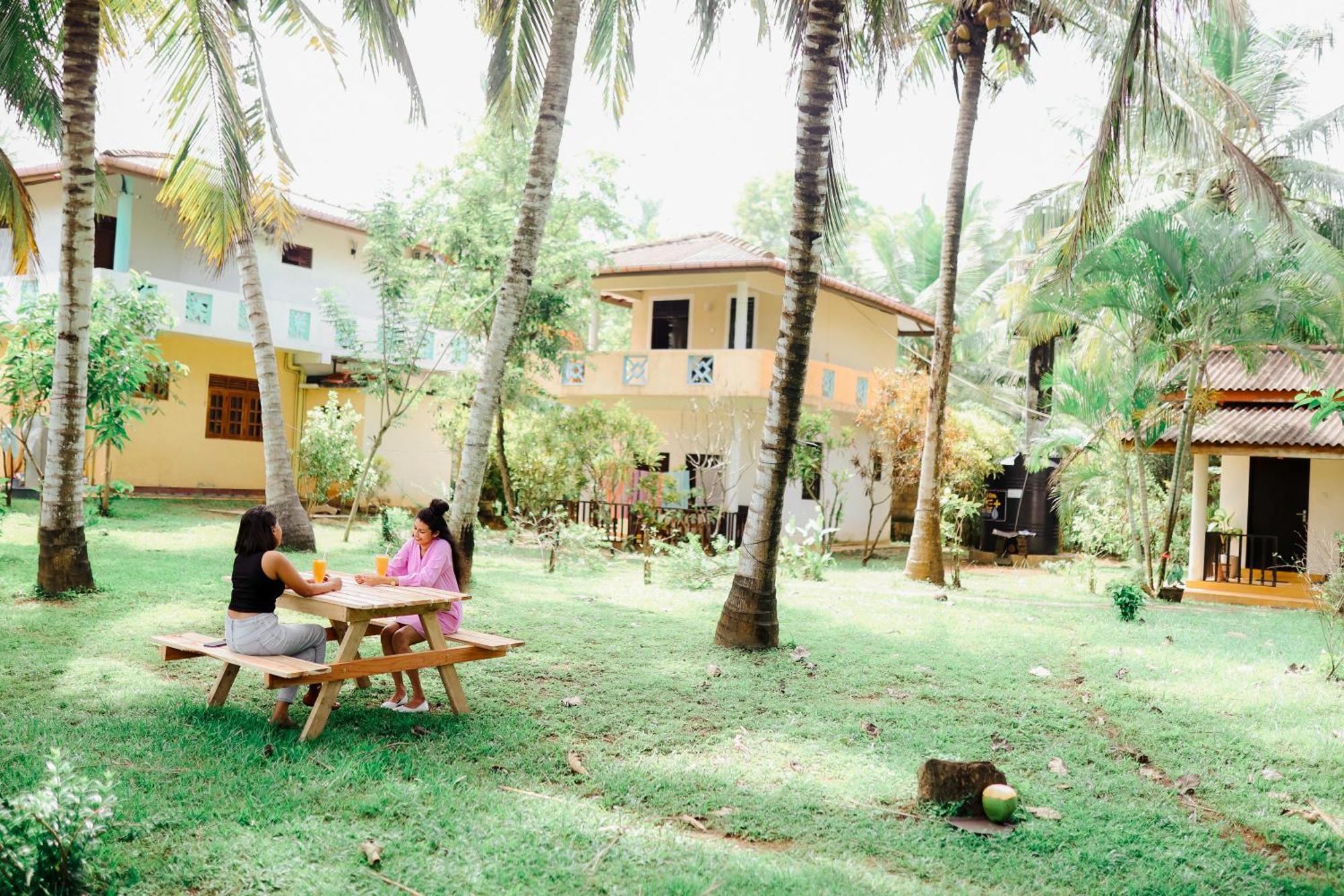 Beach Lagoon Guesthouse Tangalle Exterior foto