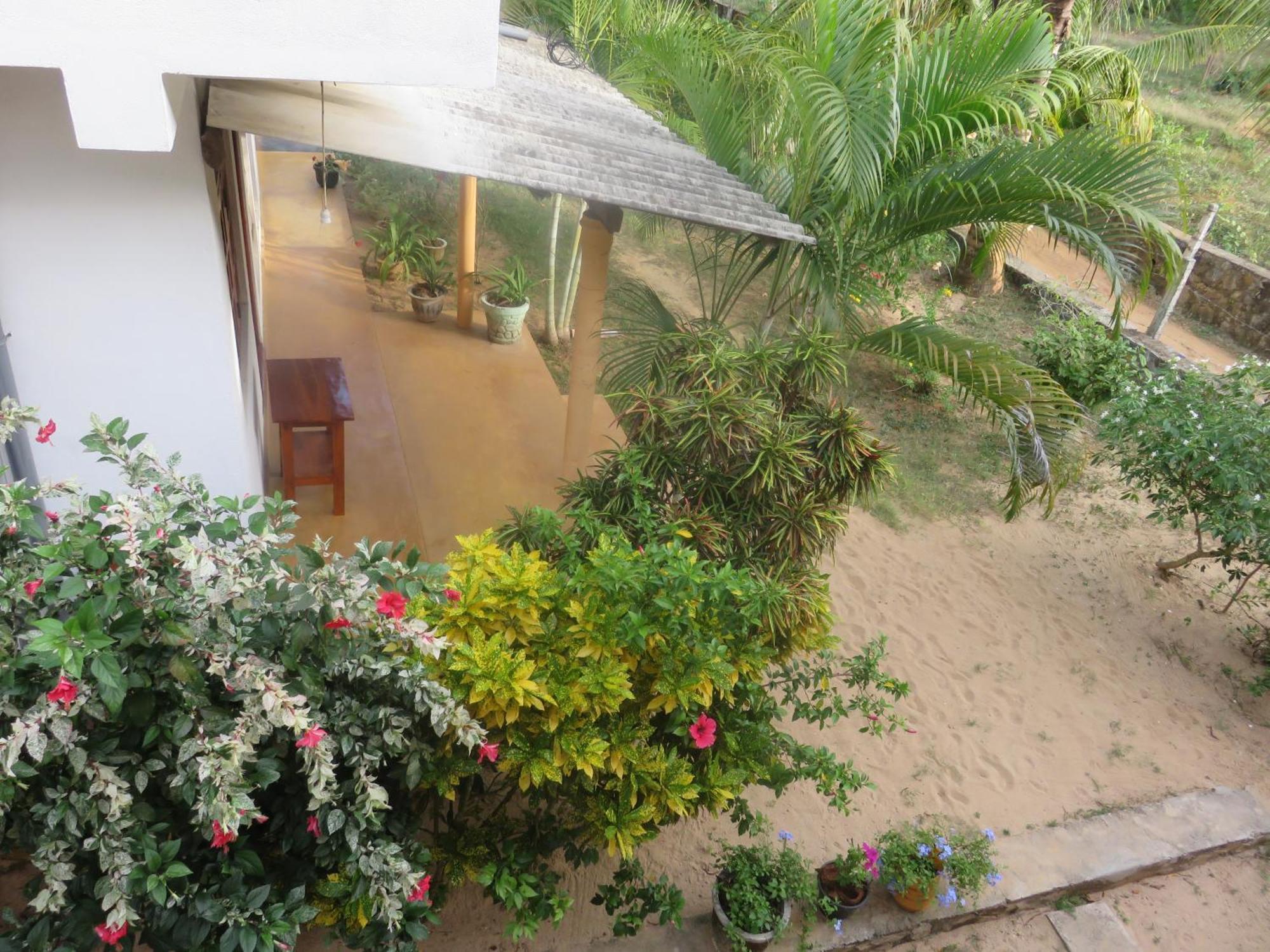 Beach Lagoon Guesthouse Tangalle Exterior foto