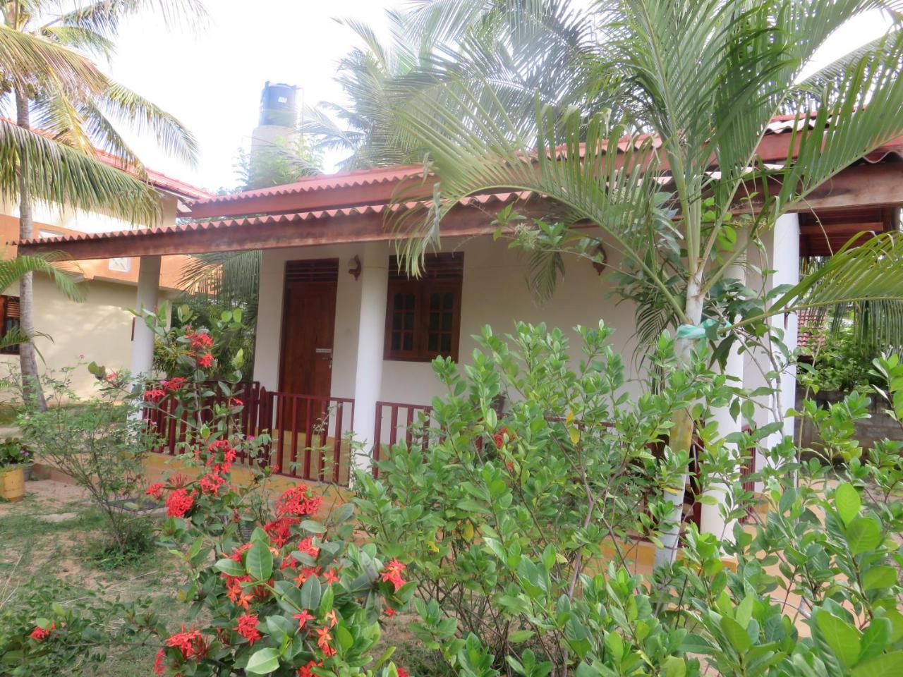 Beach Lagoon Guesthouse Tangalle Exterior foto