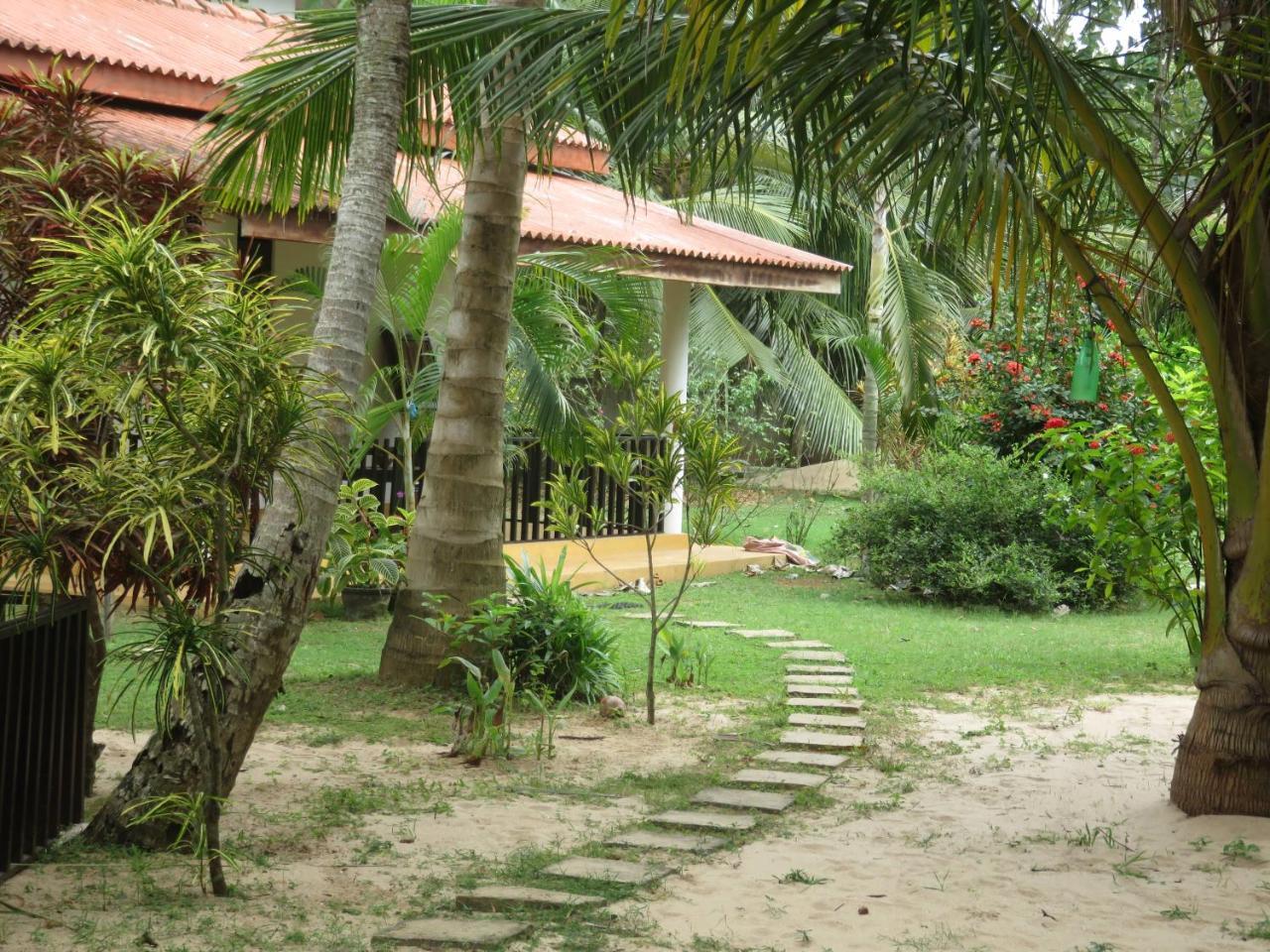 Beach Lagoon Guesthouse Tangalle Exterior foto