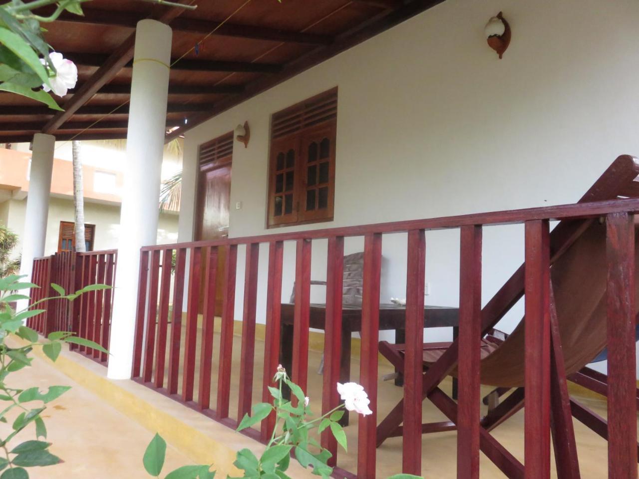 Beach Lagoon Guesthouse Tangalle Exterior foto